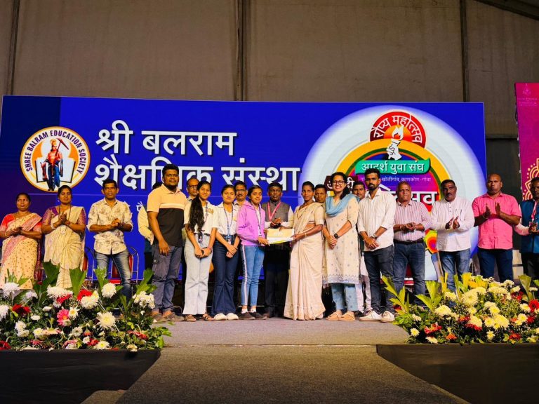 Students Demonstrated the Science Project. A group picture with teachers and other officials at Lokastav,Canacona-Goa.