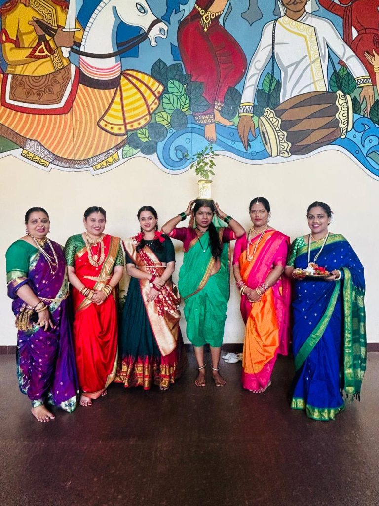 Group Pic Of the Ladies Presenters In the Fashion Show.